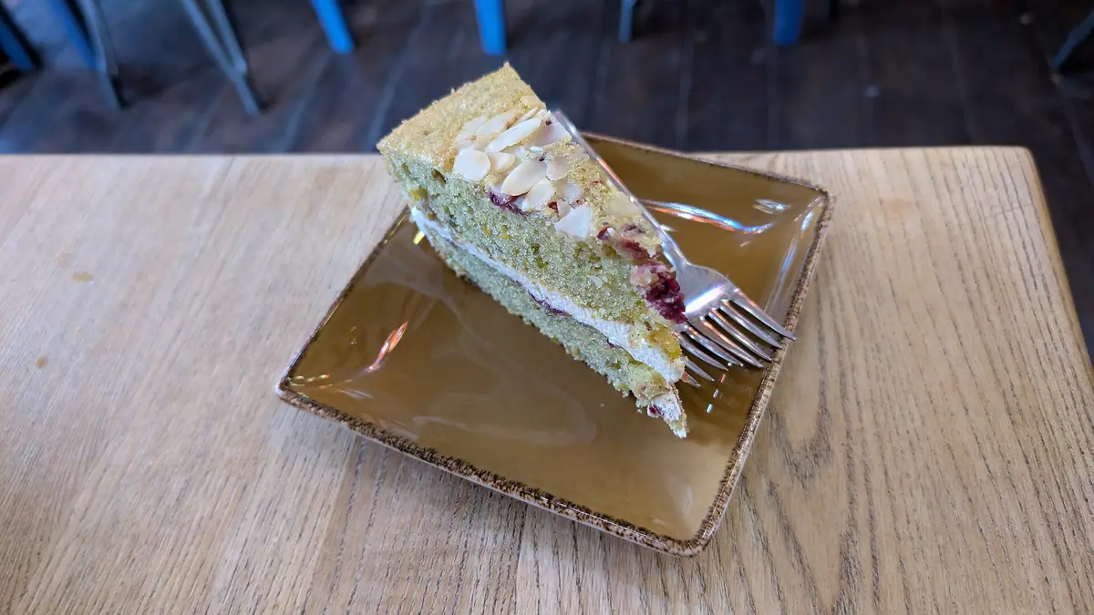 Devine Cakes And Tearoom – cake shop in Blairhall, Dunfermline